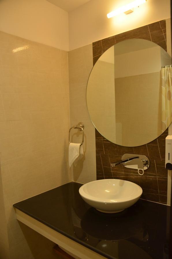 Hotel Aura Shillong Exteriör bild